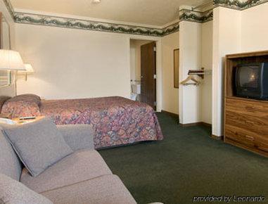 Days Inn By Wyndham Paxton Room photo